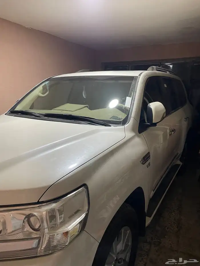 لاندكروزر gxr3 2016 ابيض سعودي عبداللطيف جميل 1