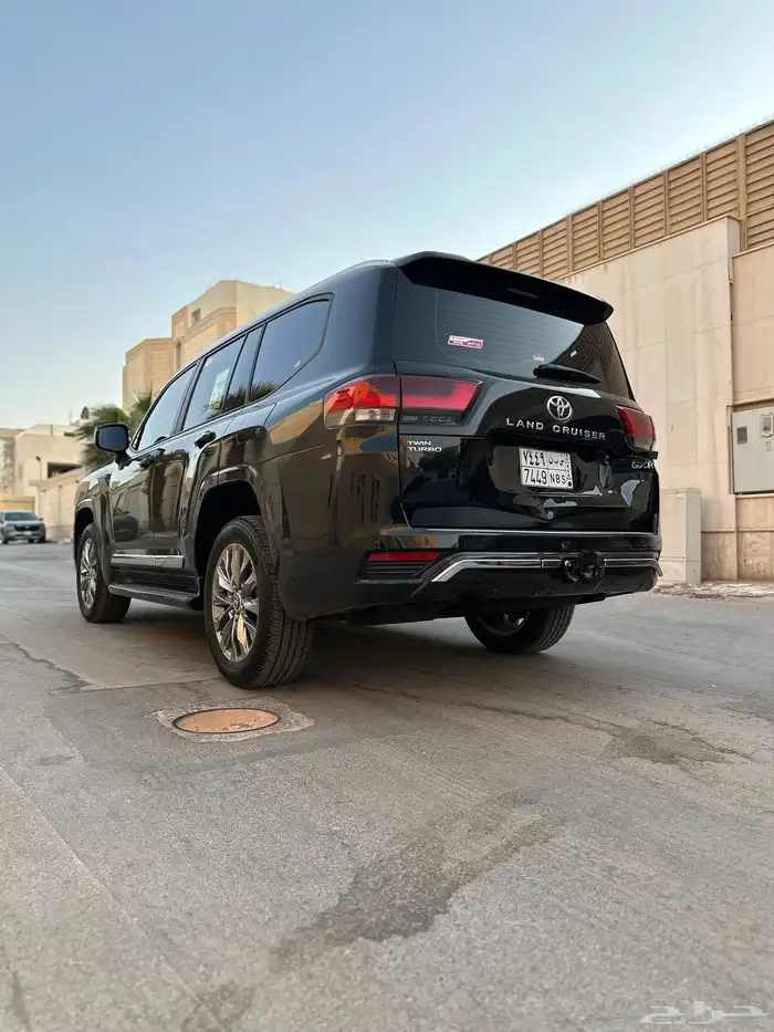 لاندكروزر عبداللطيف جميل 2025 L4 6