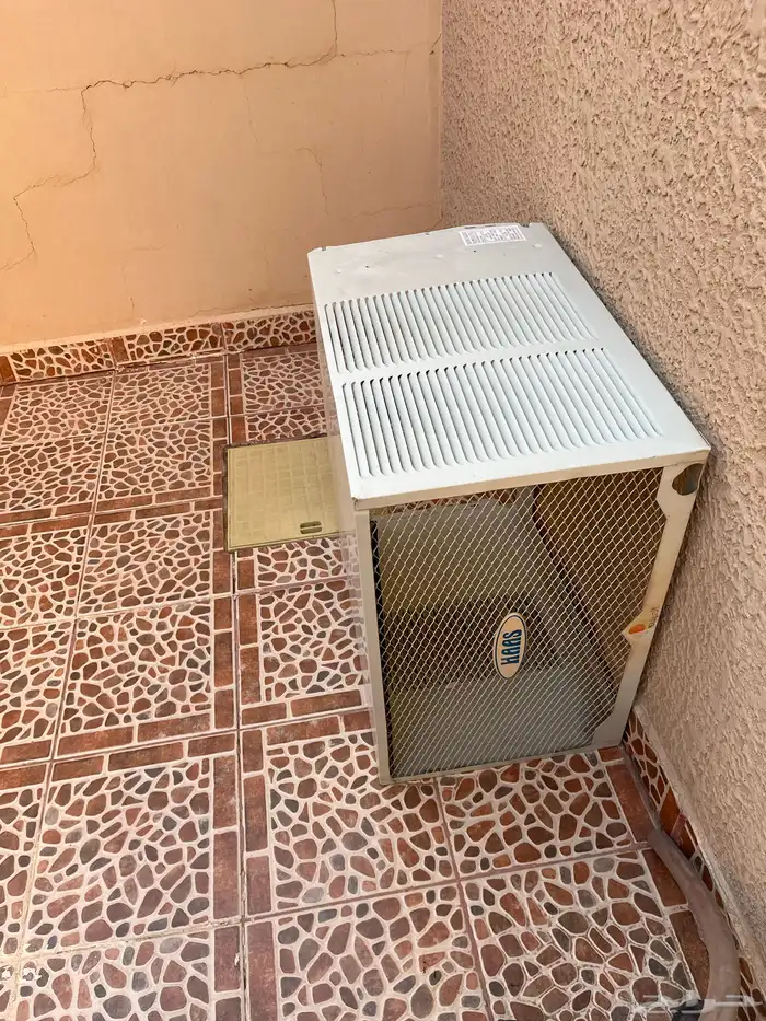 سلام عليكم اعرض لكم شبك مكيف مكيف على السوم البيع 0