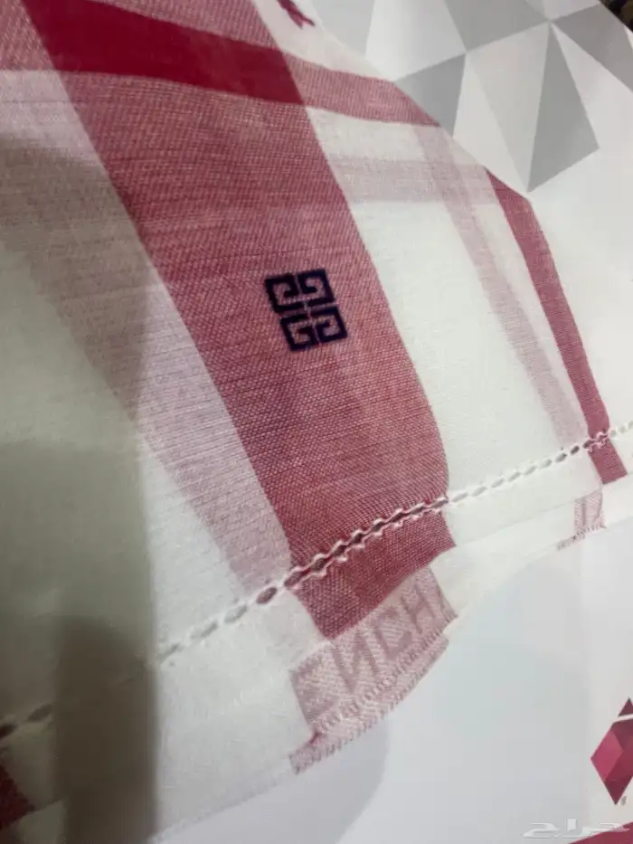 شماغ جيفنشي اصلي جديد مقاس 62 0