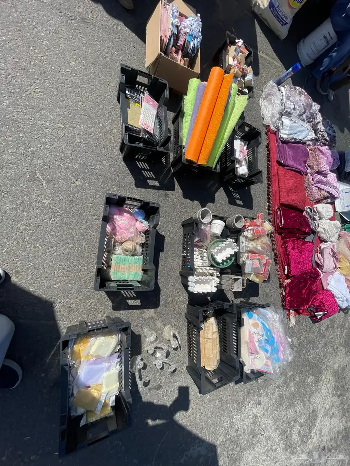 باقي اغراض محل هدايا القطعة بريالين او البيع جملة 0