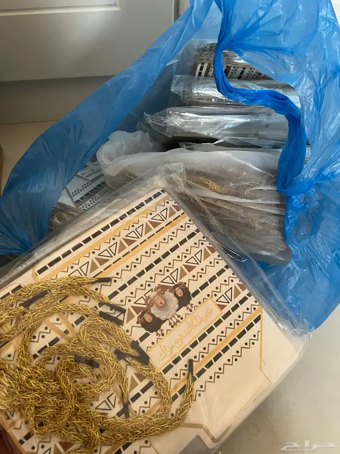 بوكسات علب حديد وعلب عيد الاضحى كمية كبيره وعلب مميزه 0