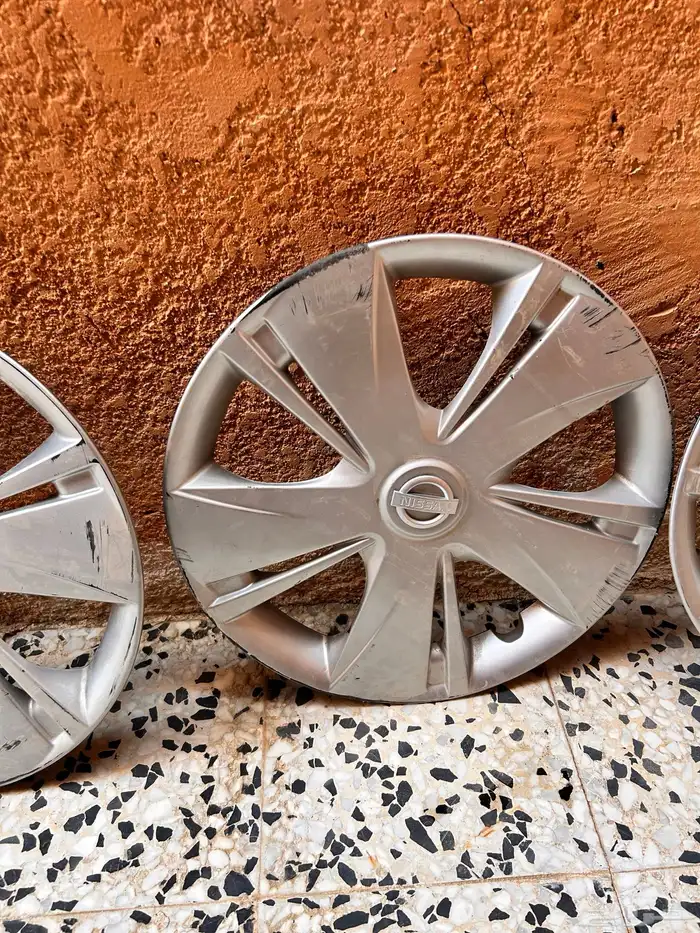 طاسات صني للبيع ب 5 ريال الوحده 3