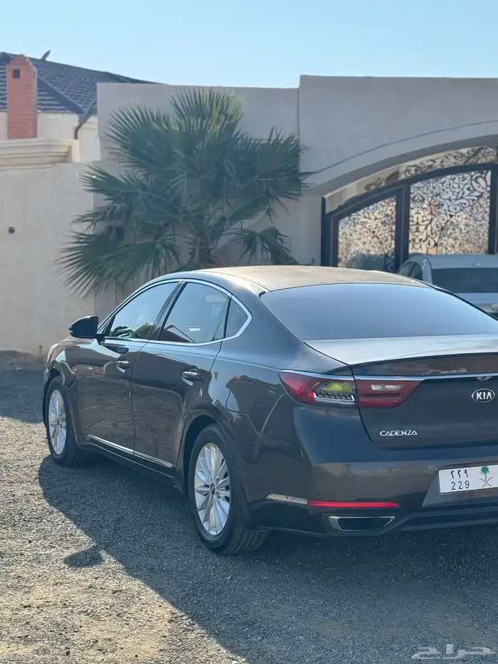 كيا كادينزا 2018 للبيع وكاله 0