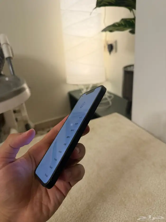 ايفون 16e نظيف 6