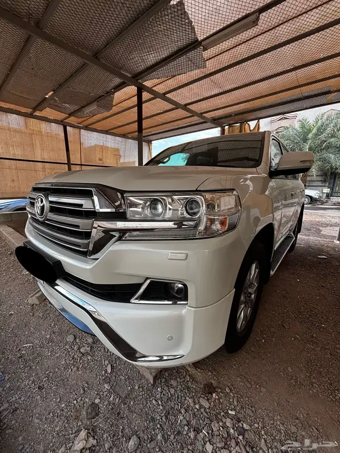 لاندكروزر 8 سرندل مخزن 1