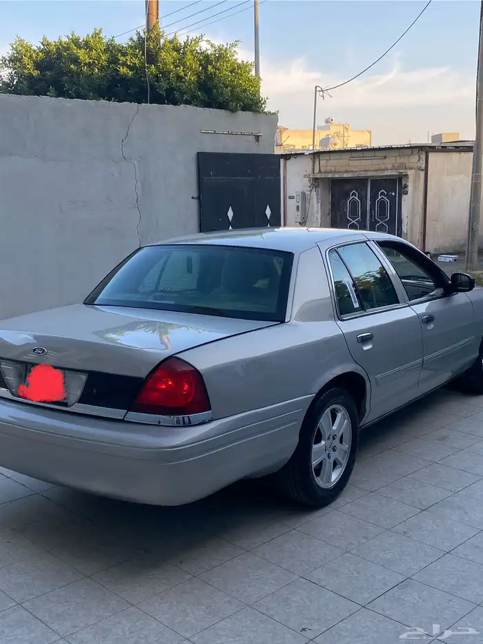 فورد كراون فكتوريا 2011 6