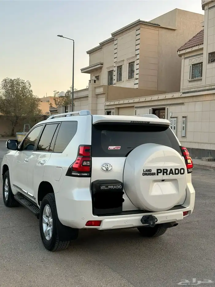 تويوتا برادو 2023 6سلندر فتحة سقف تانكي كبير فل كامل سعودي. 5