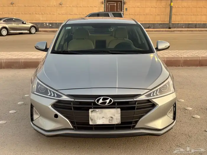 للبيع هيونداي اللنترا 2020 مكينة كبيرة 2.0 1