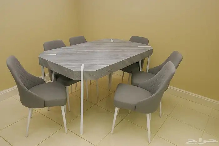 طاولات طعام جديده خشب بالكرتون 2