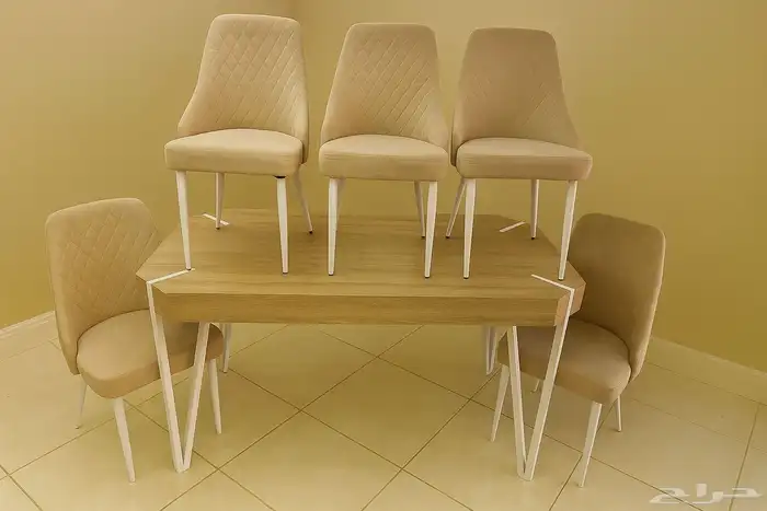 طاولات طعام جديده خشب بالكرتون 3