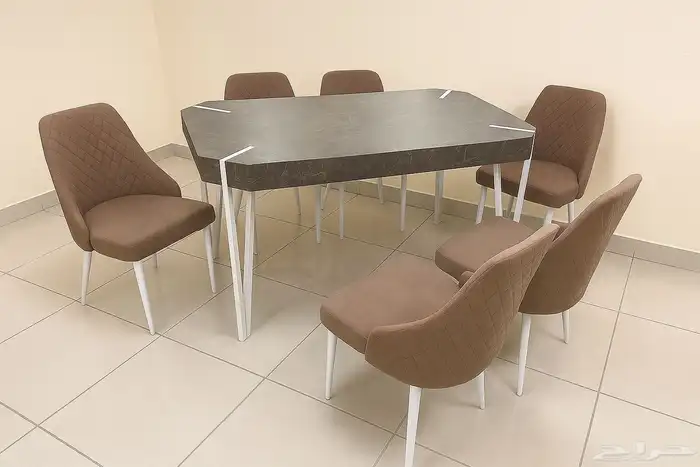 طاولات طعام جديده خشب بالكرتون 1