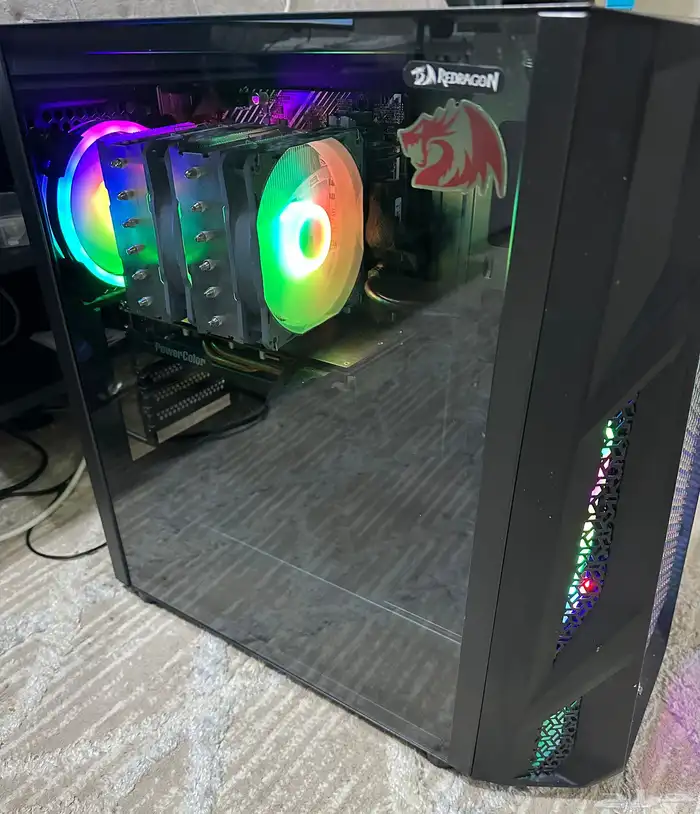 للبيع PC بكرت RX5700XT 3