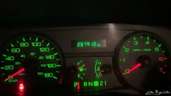 فورد فكتوريا اسود نظيف 8