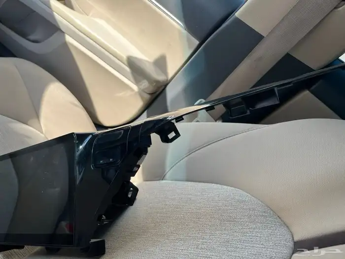 شاشة كامري مع الديكور حقها يركب من18الى24 0