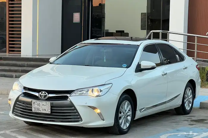 تويوتا كامري 2016 GLX (بحالة ممتازة) 0