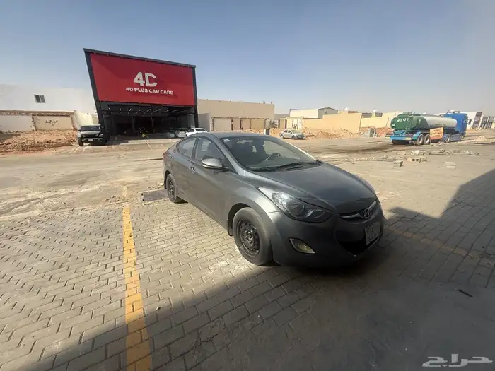 هيونداي إلنترا XLT موديل 2013 نظيفه 23