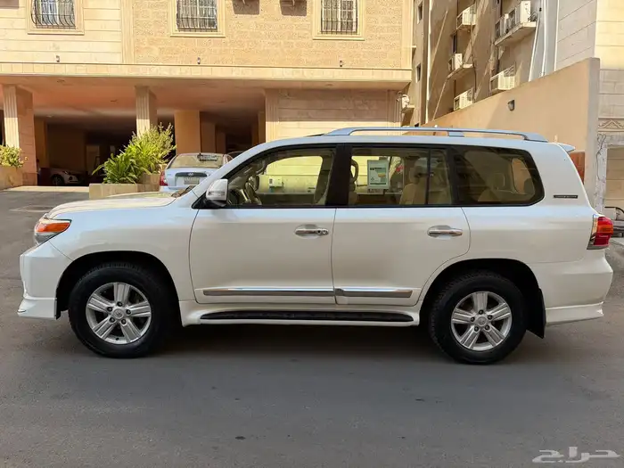 لاندكروزر 2015 GXR3 فل كامل وكاله بريمي 7