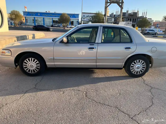 للبيع فورد ماركيز نظيف 2008 1