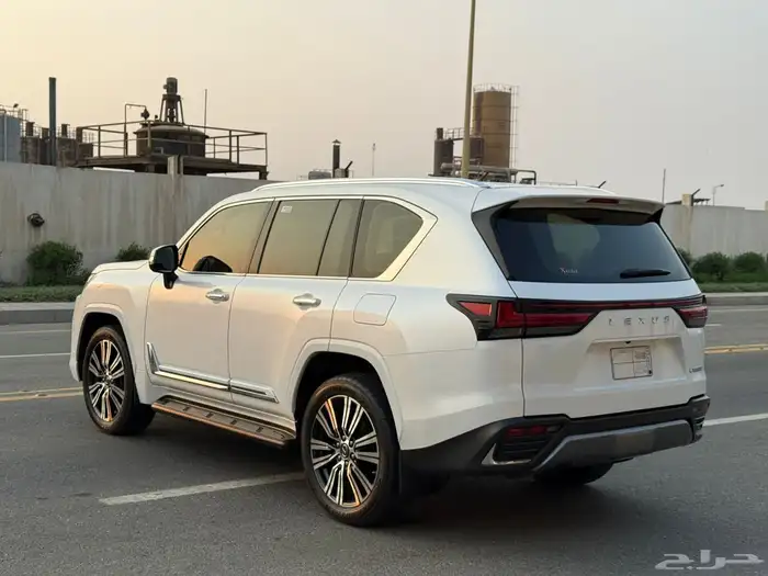 جيب لكزس LX600 2022 - سعودي شبه الجديد 4
