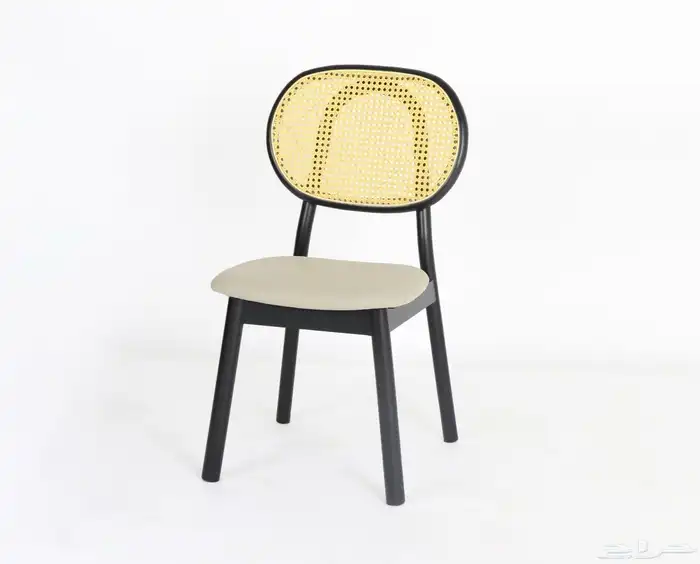 كراسي خشب انيقة مع ظهر ملبس بالروتان 0