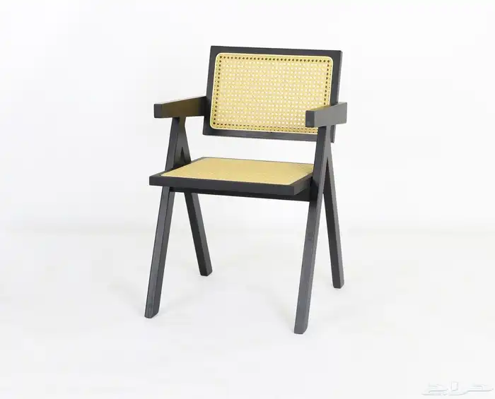 كراسي خشب انيقة مع ظهر ملبس بالروتان 3