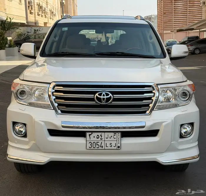 لاندكروزر 2015 GXR3 فل كامل وكاله بريمي 2