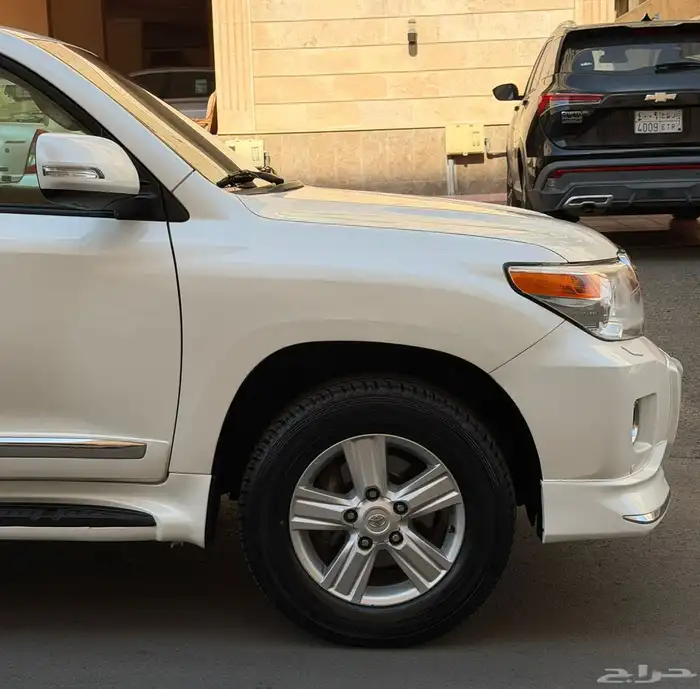 لاندكروزر 2015 GXR3 فل كامل وكاله بريمي 11