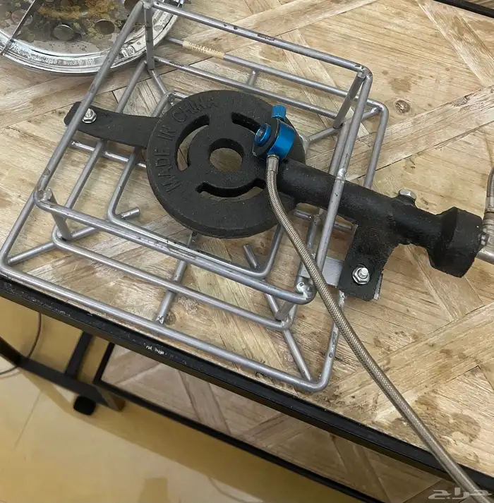 سلم وكرسي وطاولة وممسحة بخار من شركة h20map رف خشبي موقد 5