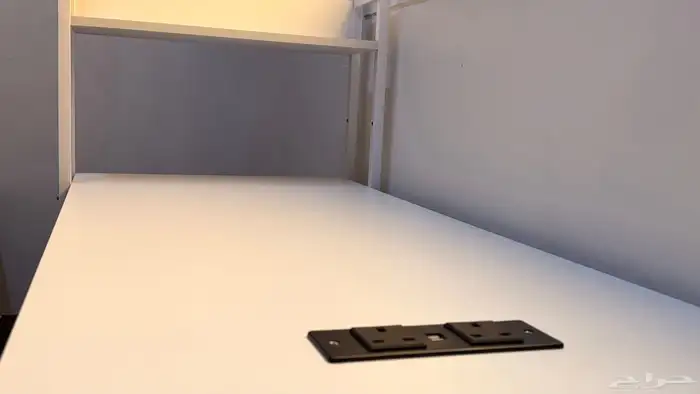 طاولة مكتب 3