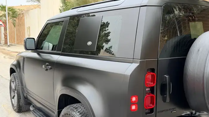 ديفندر 90 HSE V6 2022 نظييف 8