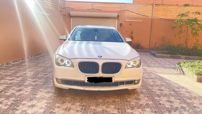 (تشليح) بي ام دبليو 740li 2012 للبيع كامله تشليح فقط 8