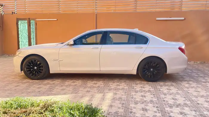 (تشليح) بي ام دبليو 740li 2012 للبيع كامله تشليح فقط 10