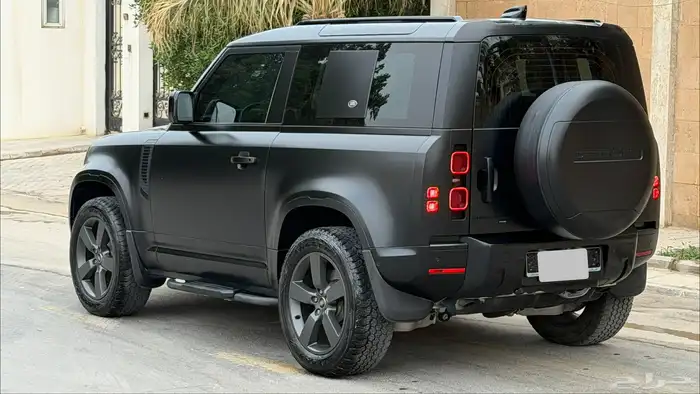 ديفندر 90 HSE V6 2022 نظييف 5