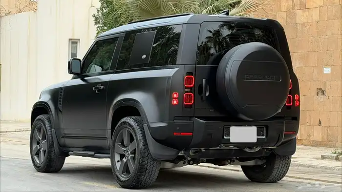 ديفندر 90 HSE V6 2022 نظييف 7