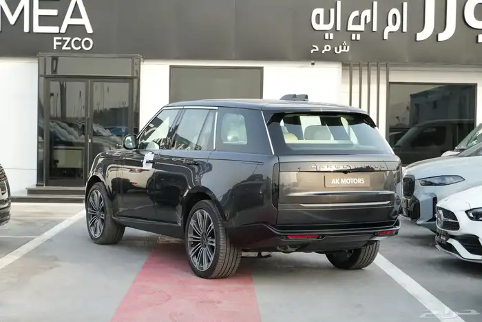2025 Range Rover Autobiography P530 V8 جديد اصفار 4
