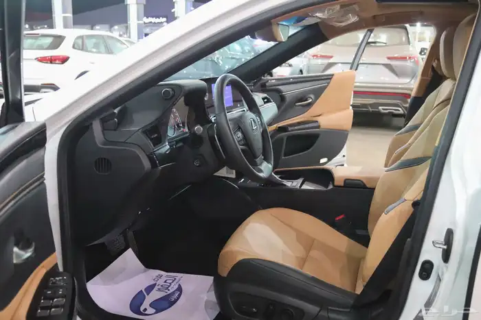 لكزس ES350 نص فل 2024 مستخدم وارد البريمي بسعر 189.000 6