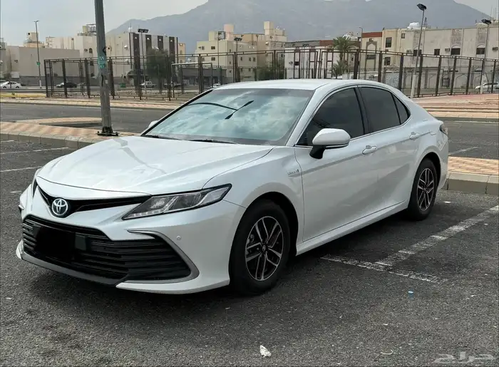 تويوتا كامري 2022 LE هايبرد ممشى قليل 6