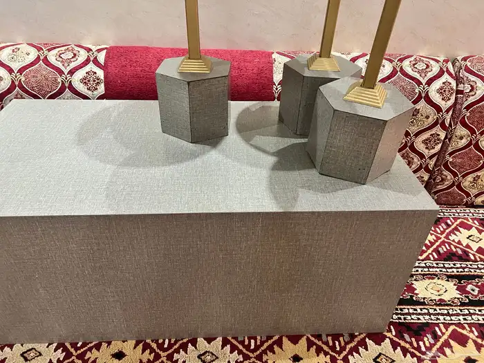 طاولة للبيع 3