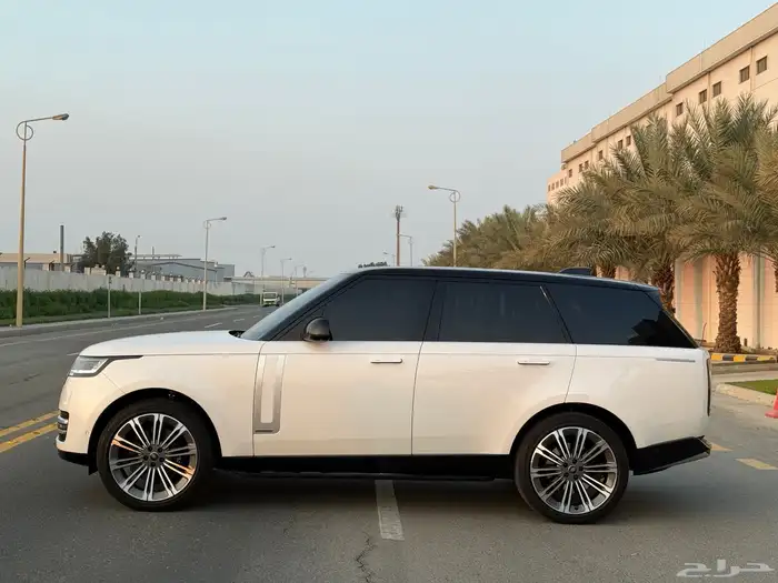 رنج روفر اوتوبيغرافي 2022 - على الضمان 6