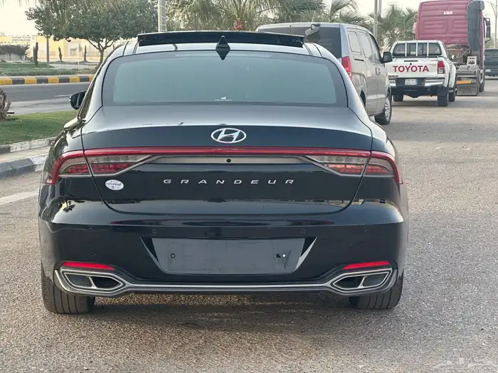 أزيرا 2022بنزين فل كامل 4 سلندر 4