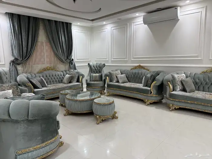 كنب طقم كامل مع 3 طاولات اثنين منهم صغيرات 2