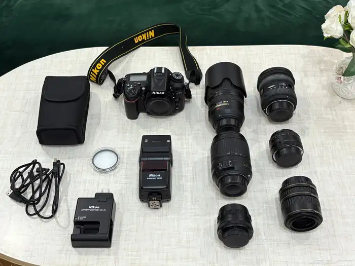كاميرا نيكون D7100 نظيفة جدا مع خمس عدسات للبيع 34