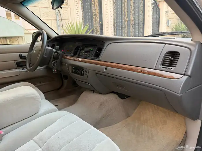 فورد فكتوريا 2010مخزن ماشي98الف 14