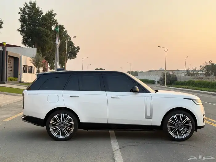 رنج روفر اوتوبيغرافي 2022 - على الضمان 9