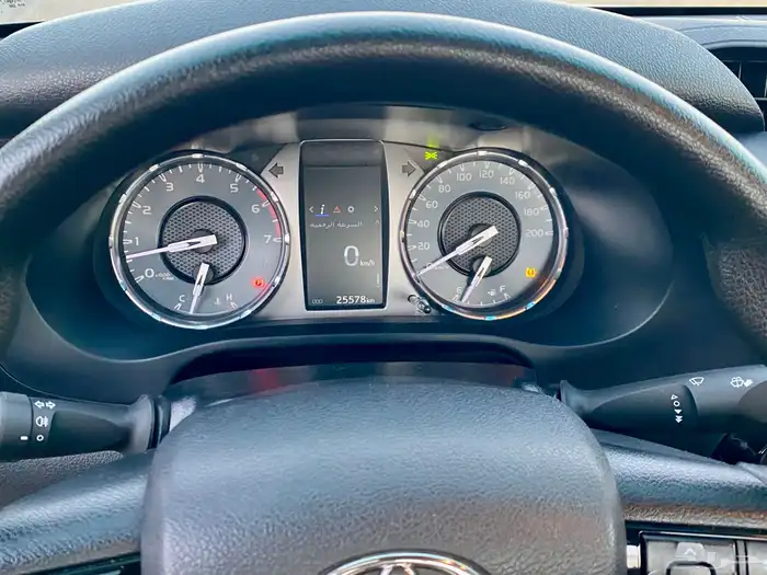 هايلوكس GLX غماره فل 2025 16