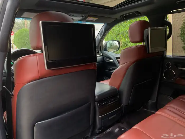 لكزس LX 570 2016 عداد قليل بحالة الوكالة 26