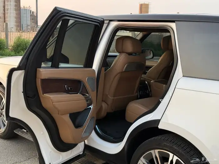 رنج روفر اوتوبيغرافي 2022 - على الضمان 14