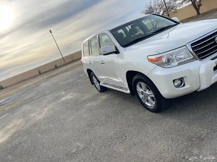 لاند كروزر صالون GXR 3 موديل 2014 2