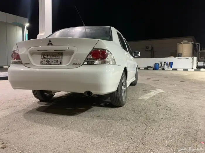 موستبشي لانسر 28